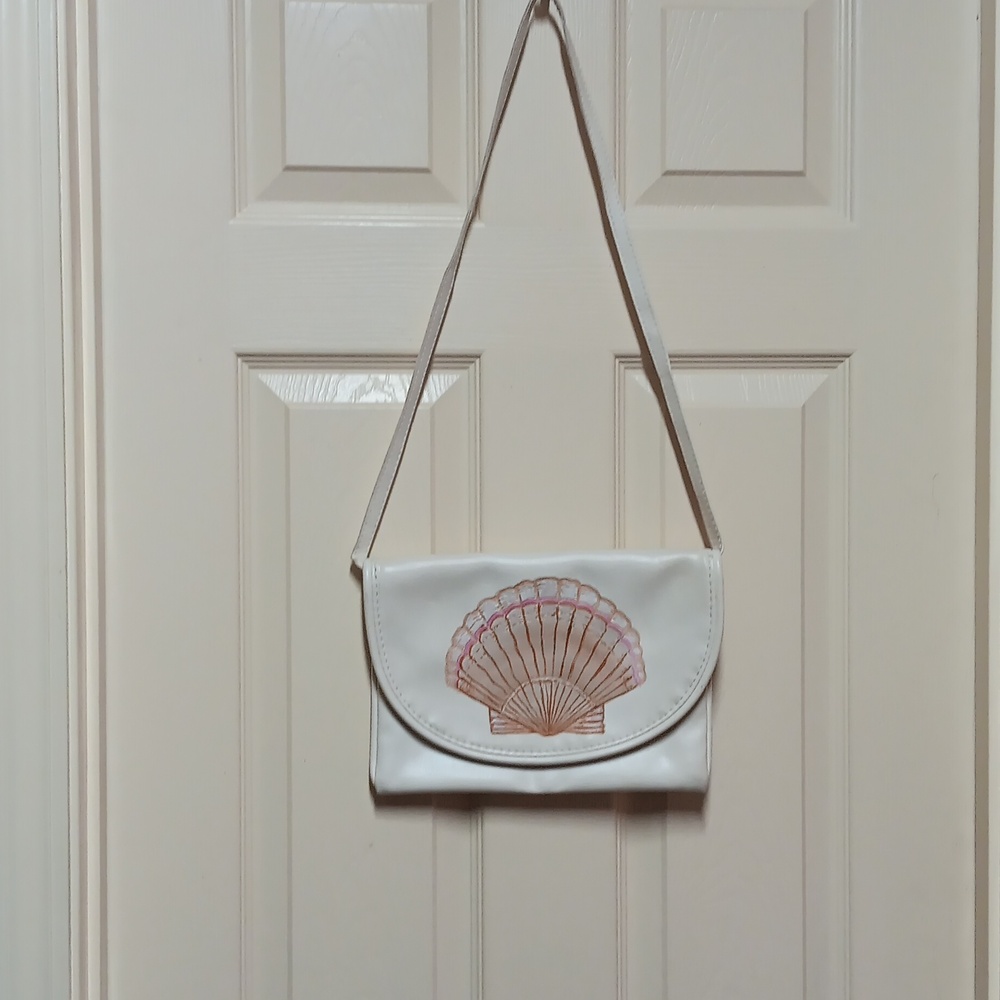 Vintage Key West Handbags Seashell Design Leather Shoulder Bag Beige NWOT